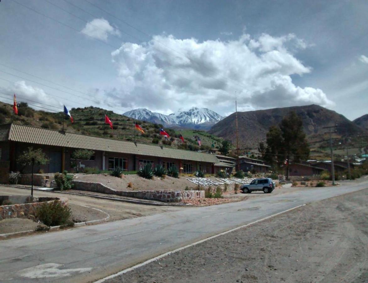 Hotel Las Vicunas Putre Esterno foto