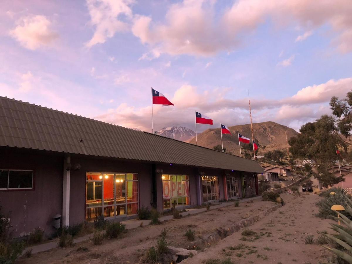 Hotel Las Vicunas Putre Esterno foto